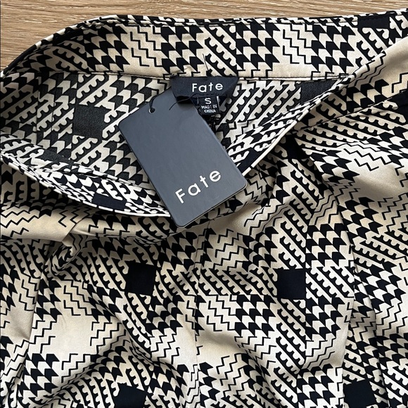 Fate Black and Cream Patterned Suit - Picture 5 of 6